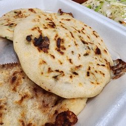 Pupuseria Villanueva - Pupusas