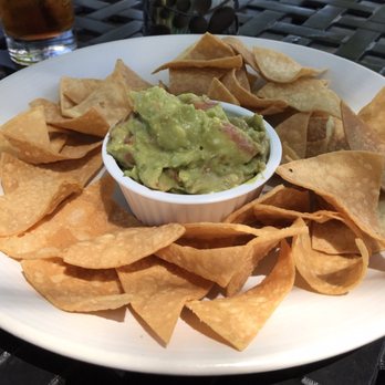 Geyserville Grille - Guacamole and chips. Guac has nice citrus taste. - American Near Me - Geyserville, California