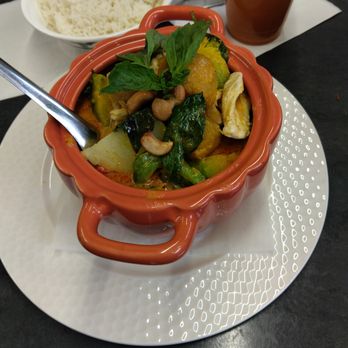Thai Kitchen 29 - Thai Near Me - New Britain, Connecticut
