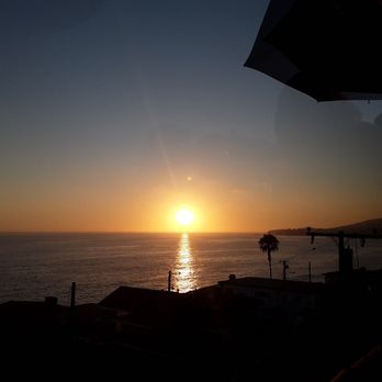 The Rooftop Lounge - Sunset - Lounges Near Me - Laguna Beach, California