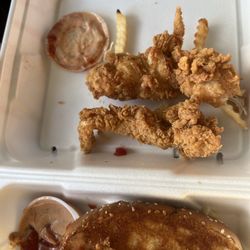 Raising Cane’s Chicken Fingers - The Box Combo