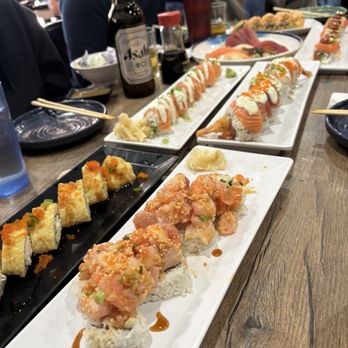 Cha Cha Sushi - Brandon roll (bottom right) - Sushi Bars Near Me - San Jose, California Cha Cha Sushi - Brandon roll (bottom right) - Sushi Bars Near Me - San Jose, California
