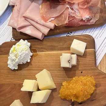 Eataly Boston - Gran Tagliere! It paired great with wine! - Pizza Near Me - Boston, Massachusetts
