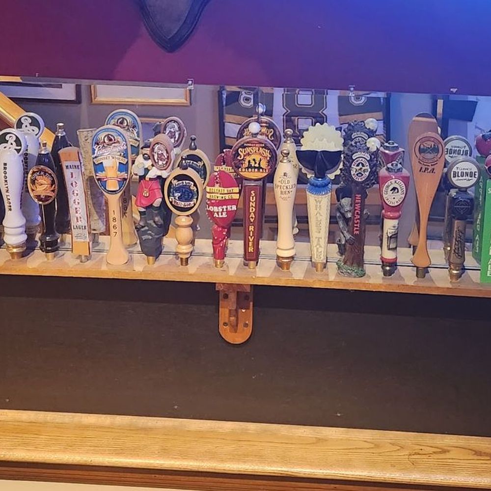 Cuzzy's - Beers - Pizza Near Me - Camden, Maine