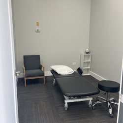 FORM Physical Therapy - Private room