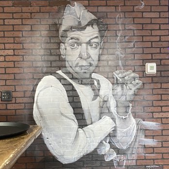 La Lupe Mexican Restaurant - Mexican Comedian Cantinflas mural. - Mexican Near Me - Pompano Beach, Florida La Lupe Mexican Restaurant - Mexican Comedian Cantinflas mural. - Mexican Near Me - Pompano Beach, Florida