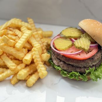 Savannah's Eats & Treats - Double OG burger and froes - Food Trucks Near Me Savannah's Eats & Treats - Double OG burger and froes - Food Trucks Near Me