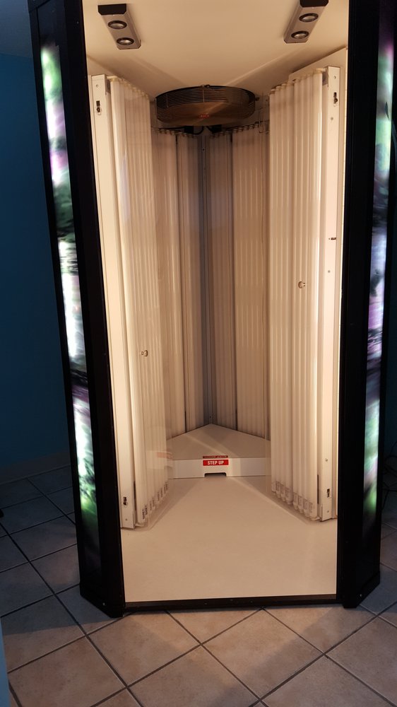 BRONZE BAY TANNING CENTER 11 Photos Spray Tanning 8575 S State Rd