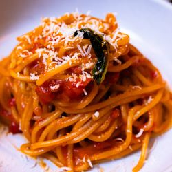 Delfina - Spaghetti pomodoro