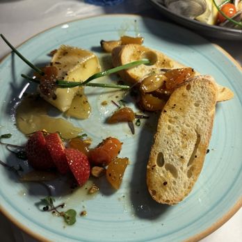 Chez Joel Bistro - Fromage de Brie Chaud - French Near Me - Chicago, Illinois