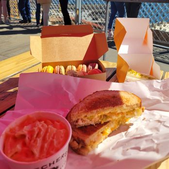 Beecher's Handmade Cheese - Mac and cheese, kimchi grilled cheese - Cheese Shops Near Me - Seattle, Washington