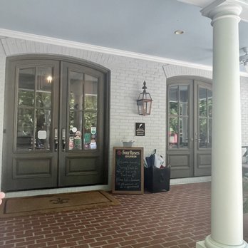 Chateau Bourbon - Bed & Breakfast Near Me - Louisville, Kentucky Chateau Bourbon - Bed & Breakfast Near Me - Louisville, Kentucky