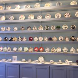 Queen's Carriage - Tea cup display