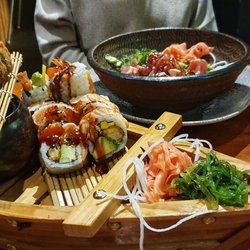 ToGao - C35-Tempura Rolls Crunchy Veggie mit Avocado, Gurke, Spargel, Philadelphia + D47 Crispy Tiger Rolls