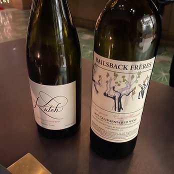 Solera - Wine pairing - Lounges Near Me - Honolulu, Hawaii