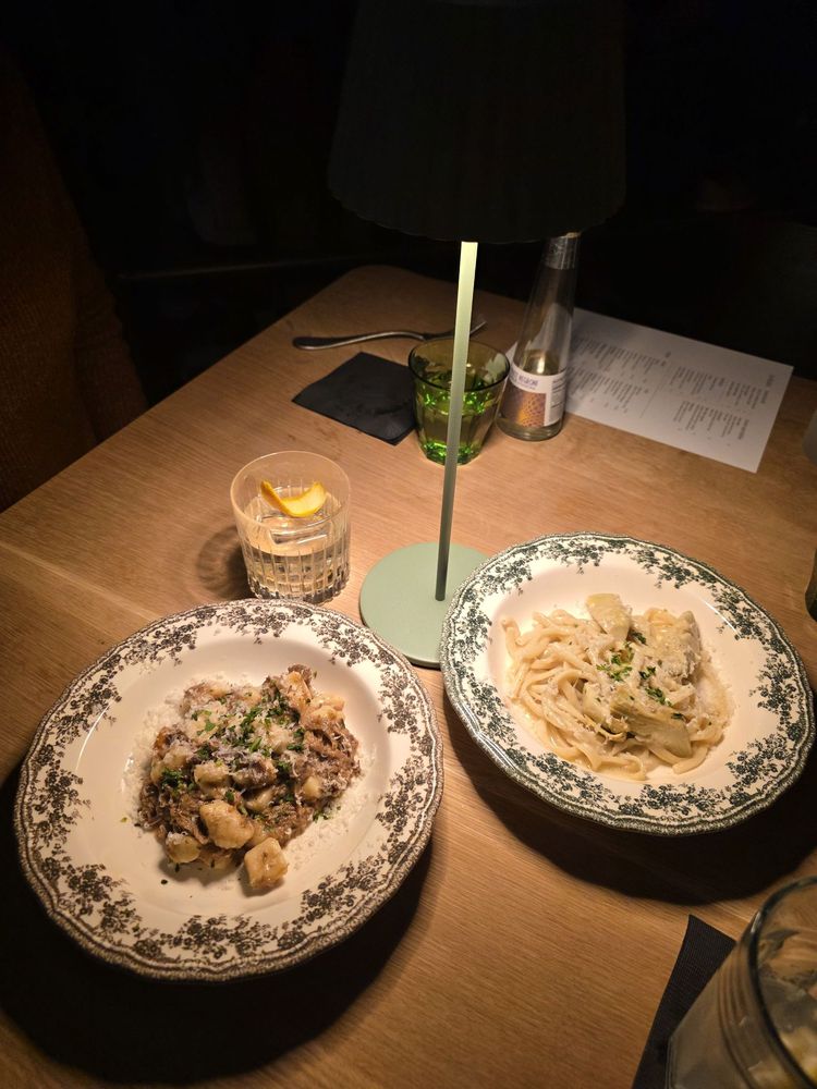 Monti Aperitivo & Cucina Logo