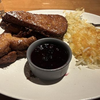 Hanna's Table - Monte Cristo Sandwich - Bars Near Me - Reno, Nevada