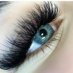 Woo Lashes - Volumes Eyelash Extensions