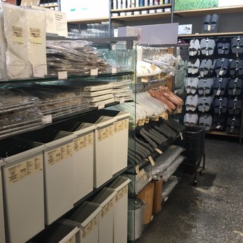 MUJI - Cards & Stationery Near Me - Toronto, Ontario
