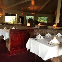 Beasy's On The Creek - Restaurant inside