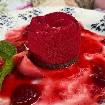 Little Hen - chocolate rose dessert - Breakfast & Brunch Near Me - Miami, Florida