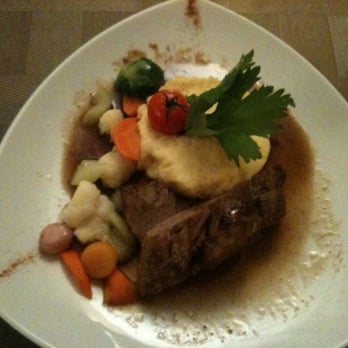 Le Physalis - Meaty veal with polenta and vegetable bits - French Near Me - Prévessin-Moëns, 01