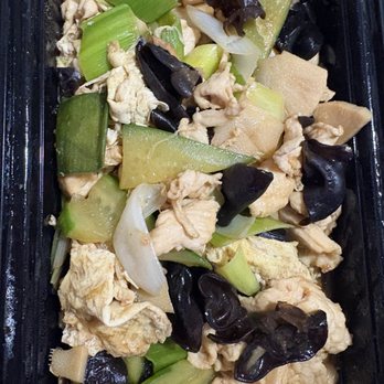 New Mandarin Noodle Deli - Mushu chicken - Chinese Near Me - Temple City, California