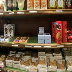 Pegna - Huge display of cookies and biscuits