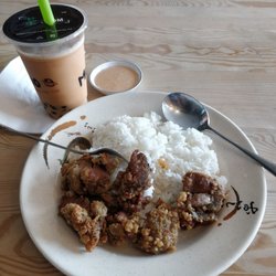 Momo Tea - Signature milk tea with tapioca and rice with salty crispy chicken