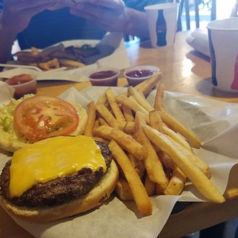 Pepperdock Restaurant - Cheeseburger and fries - Fish & Chips Near Me - Seattle, Washington