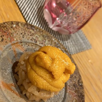 Sushi Ginza Onodera - Uni, chefs added some extra on top - Japanese Near Me - Honolulu, Hawaii Sushi Ginza Onodera - Uni, chefs added some extra on top - Japanese Near Me - Honolulu, Hawaii