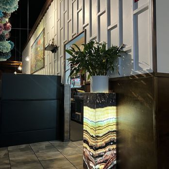 Mango Thai Cuisine & Bar - Decor - Thai Near Me - SeaTac, Washington Mango Thai Cuisine & Bar - Decor - Thai Near Me - SeaTac, Washington