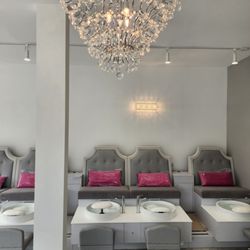 Glitter Nail Salon