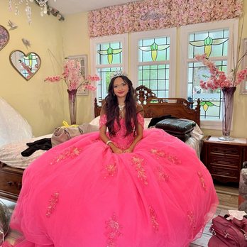 Yaily Photography - Quinceañera photoshoot at Casa Ylang Ylang Bridal Suite - Session Photography Near Me - Miami, Florida Yaily Photography - Quinceañera photoshoot at Casa Ylang Ylang Bridal Suite - Session Photography Near Me - Miami, Florida