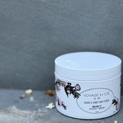 Voyage et Cie - Honey scrub in our signature scents