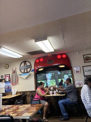 Smokey Pig Bar-B-Q by null
