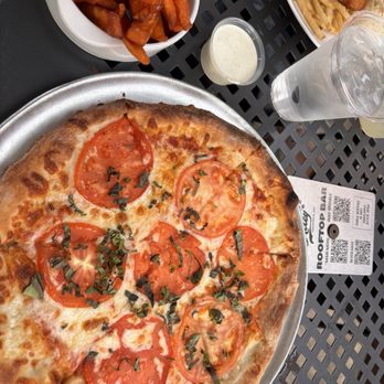 Brewer's Alley - Margherita Pizza and sweet potato fries - American Near Me - Frederick, Maryland Brewer's Alley - Margherita Pizza and sweet potato fries - American Near Me - Frederick, Maryland