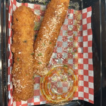 Fentonelli's Pizzeria and Bar - Mozzarella sticks - 4 come with an order - Pizza Near Me - Tucson, Arizona