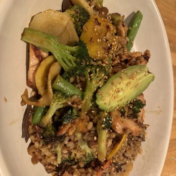 True Food Kitchen - Quinoa Chicken - New American Near Me - Houston, Texas True Food Kitchen - Quinoa Chicken - New American Near Me - Houston, Texas