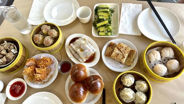 Fu Lam Mum by null