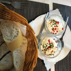 Lüt Gasthus - Brot gab's vorweg.