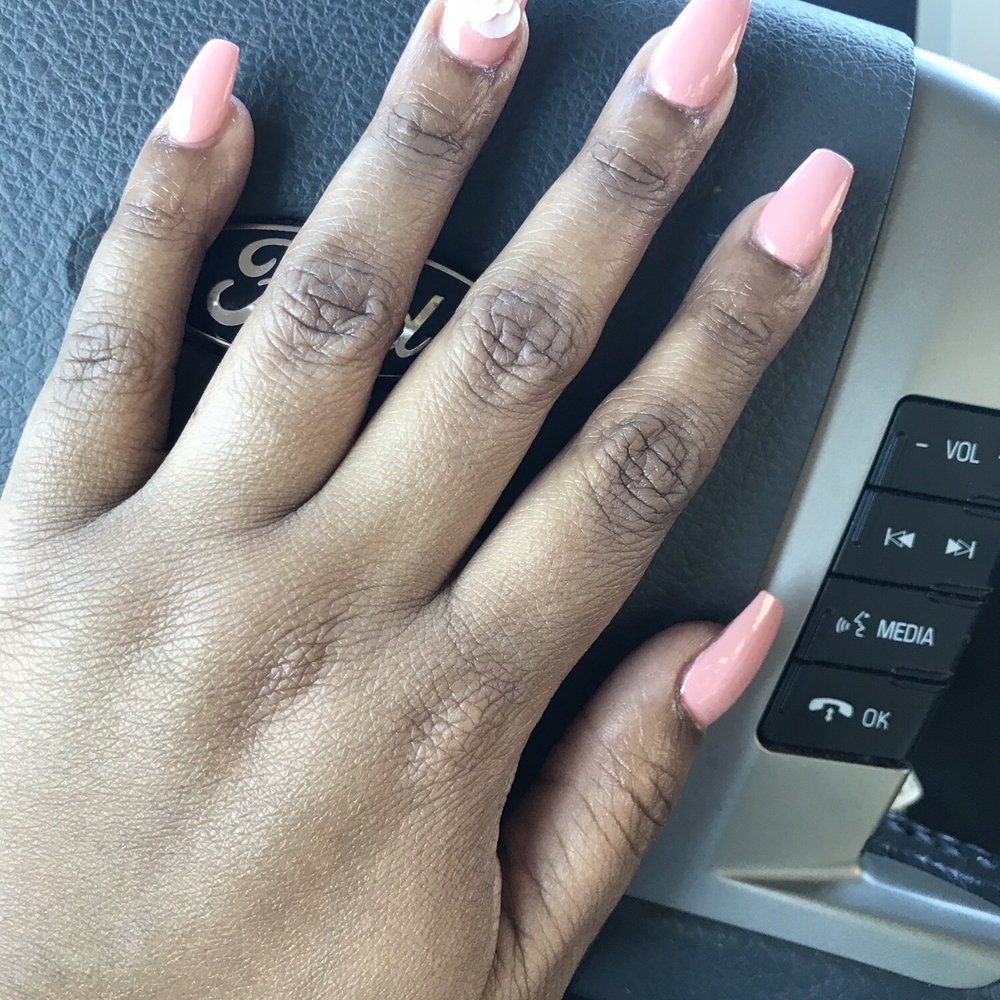 Posh Nails - Gel nails with white floral accent nail - Nail Salons Near Me - Lawrenceville, Georgia Posh Nails - Gel nails with white floral accent nail - Nail Salons Near Me - Lawrenceville, Georgia