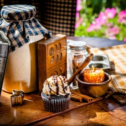 Jenn's Cupcakes & Confections - Chocolate Peanut Butter Cupcake