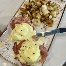 Eggs Benedict