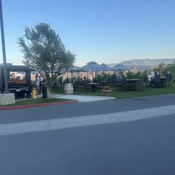 Oak Mountain Winery - Nice outside - Wineries Near Me - Temecula, California