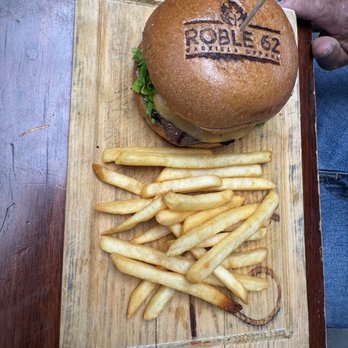 Roble 62 - Hamburguesa y papas fritas - Steakhouses Near Me - Ixtlahuacán del Río, JAL
