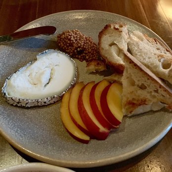 Arden - Cheese-veigadarte warm toast, apricot & blueberry mostarda - New American Near Me - Portland, Oregon Arden - Cheese-veigadarte warm toast, apricot & blueberry mostarda - New American Near Me - Portland, Oregon