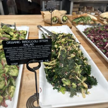 Erewhon - Grocery Near Me - Beverly Hills, California