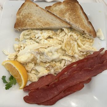 Keke's Breakfast Cafe - Egg White scramble - Breakfast & Brunch Near Me - Orlando, Florida Keke's Breakfast Cafe - Egg White scramble - Breakfast & Brunch Near Me - Orlando, Florida