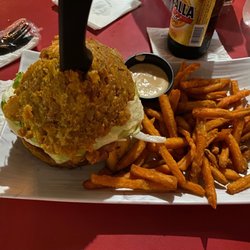 El Torito Bar & Grill - El toro burger
